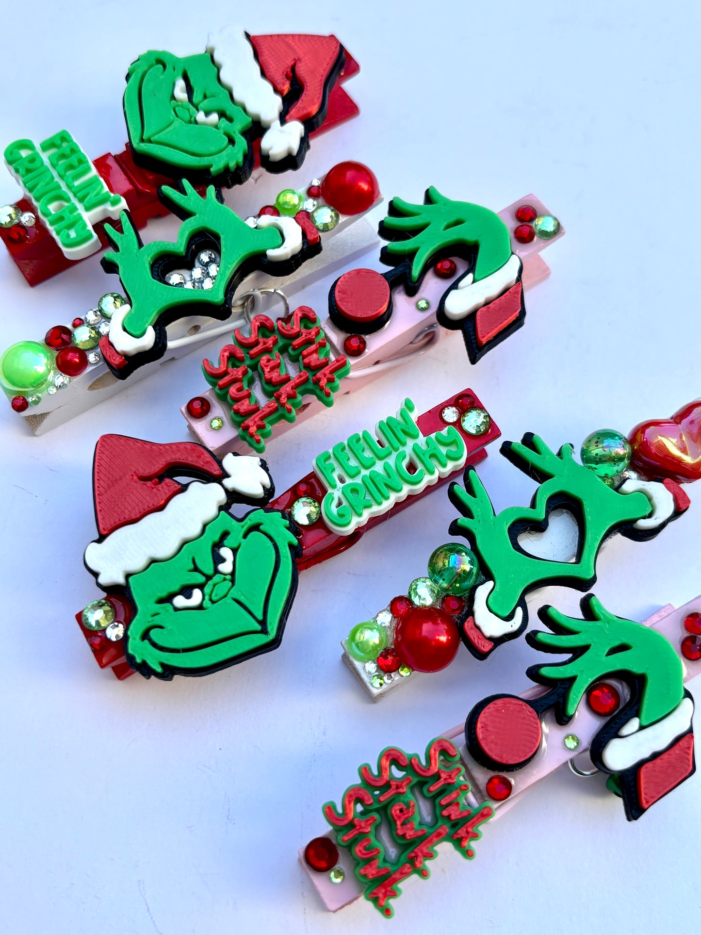 Grinch themed spirit pins - set of 6
