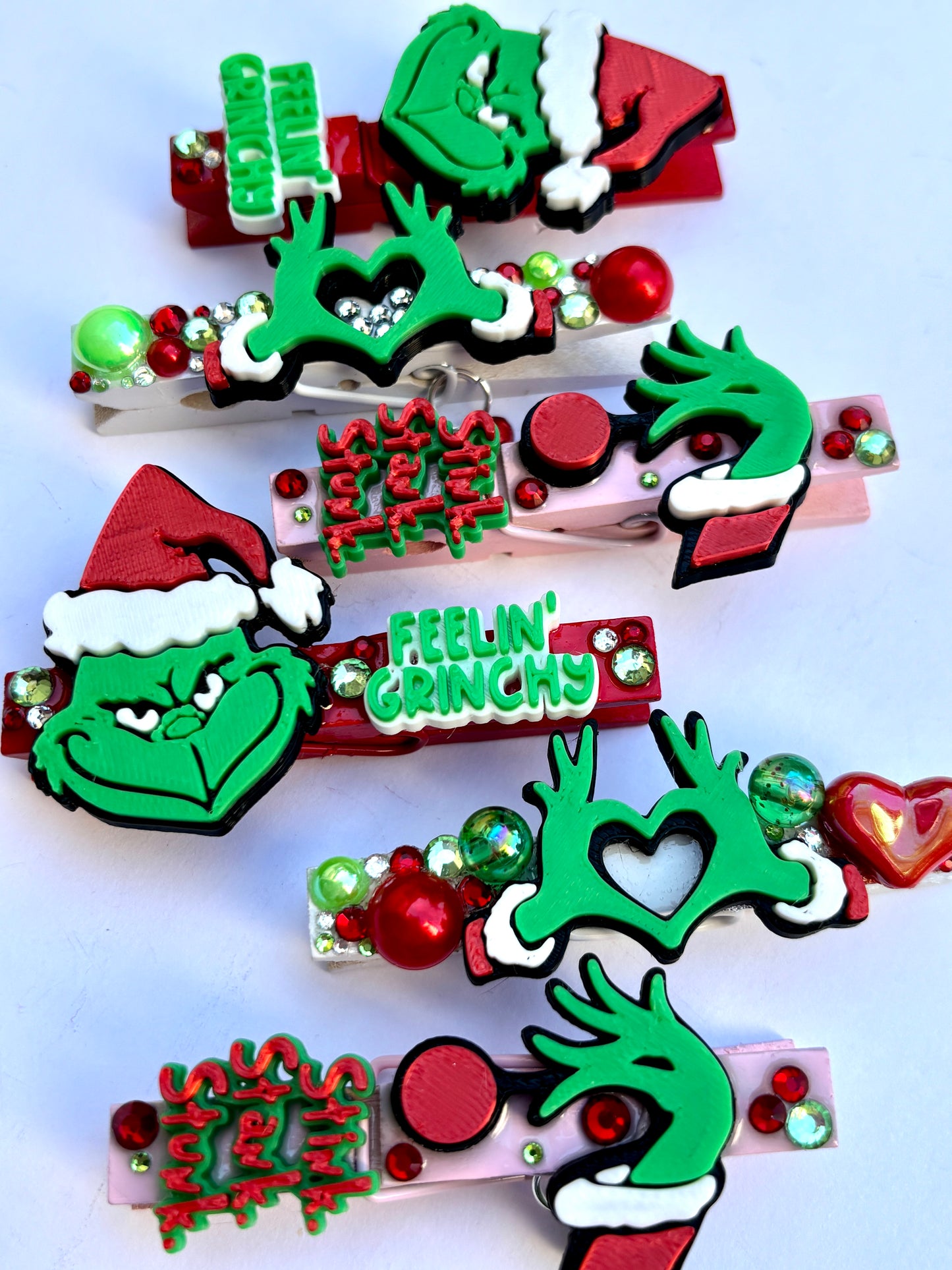 Grinch themed spirit pins - set of 6